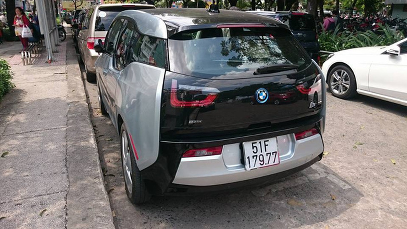 BMW i3 chay dien gia 2,5 ty lan banh tai Sai Gon-Hinh-5